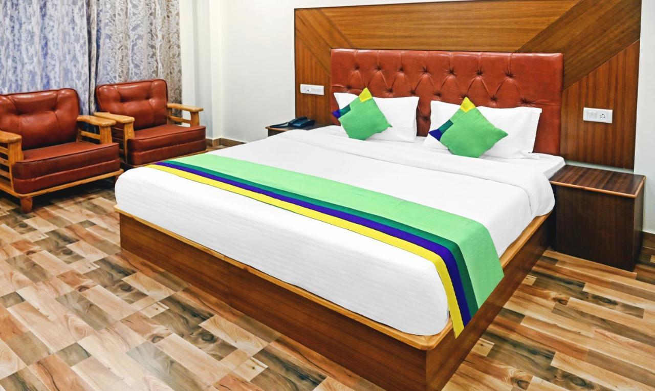 Treebo Trend Hotel Dev Mall Road Manāli Buitenkant foto