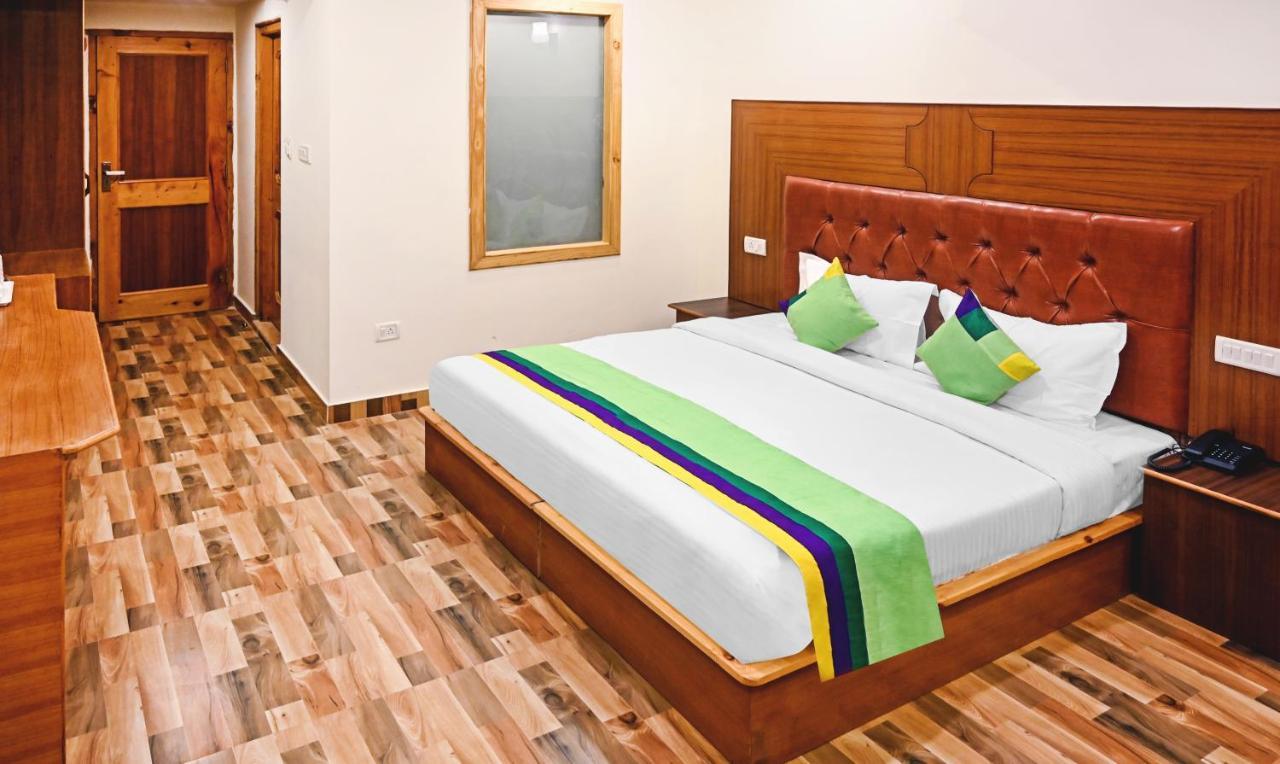 Treebo Trend Hotel Dev Mall Road Manāli Buitenkant foto