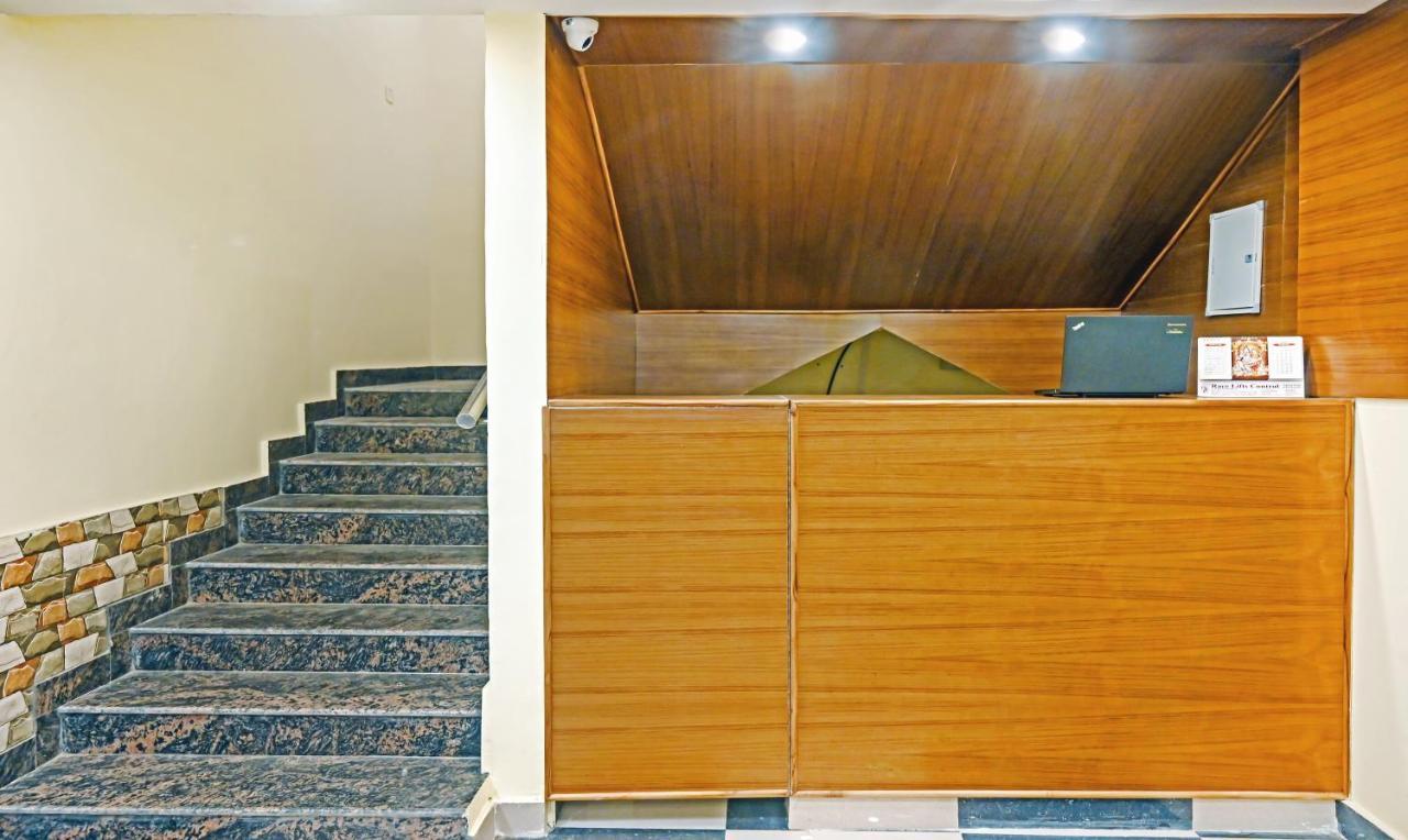 Treebo Trend Hotel Dev Mall Road Manāli Buitenkant foto