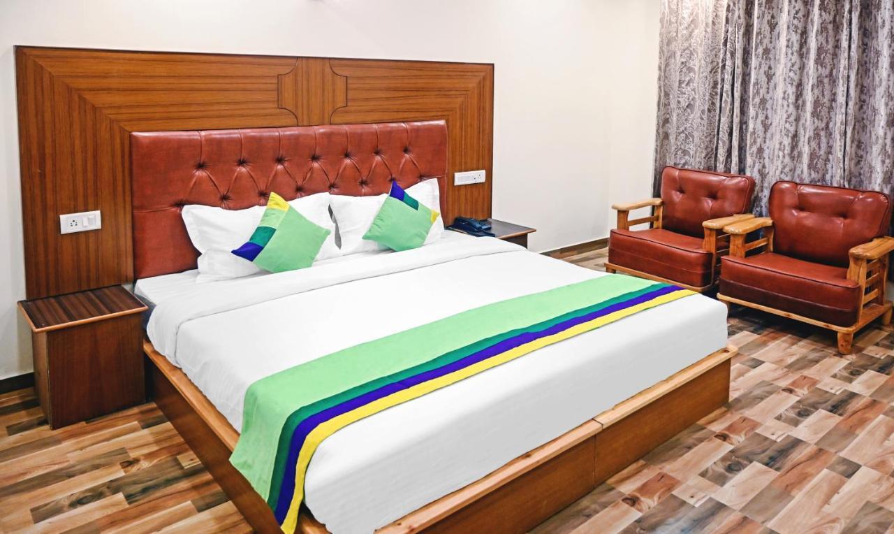Treebo Trend Hotel Dev Mall Road Manāli Buitenkant foto