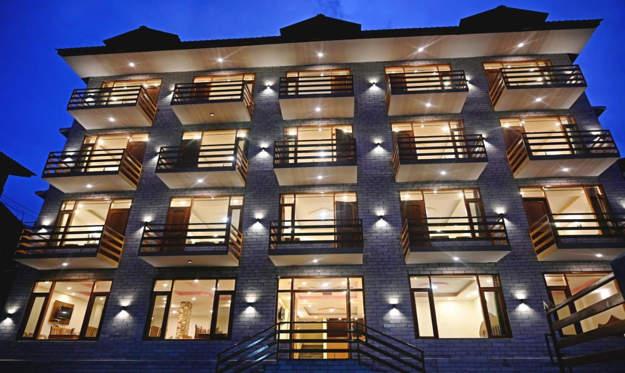 Treebo Trend Hotel Dev Mall Road Manāli Buitenkant foto