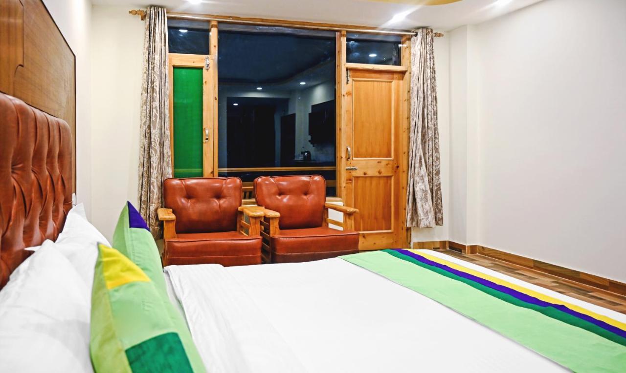 Treebo Trend Hotel Dev Mall Road Manāli Buitenkant foto