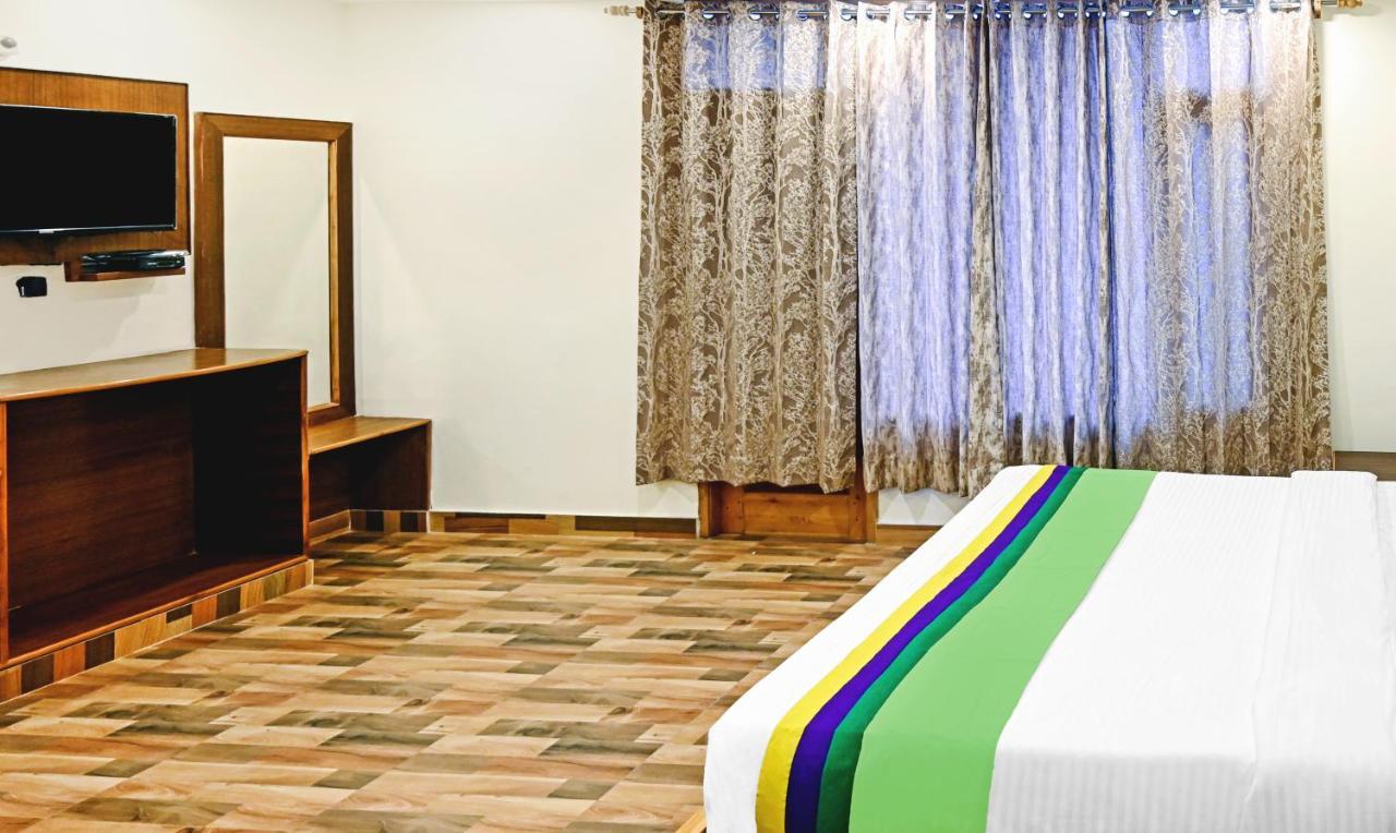 Treebo Trend Hotel Dev Mall Road Manāli Buitenkant foto