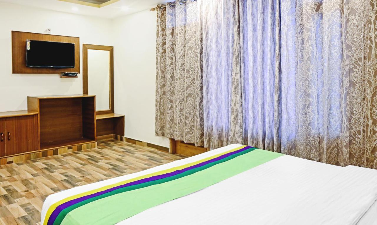 Treebo Trend Hotel Dev Mall Road Manāli Buitenkant foto