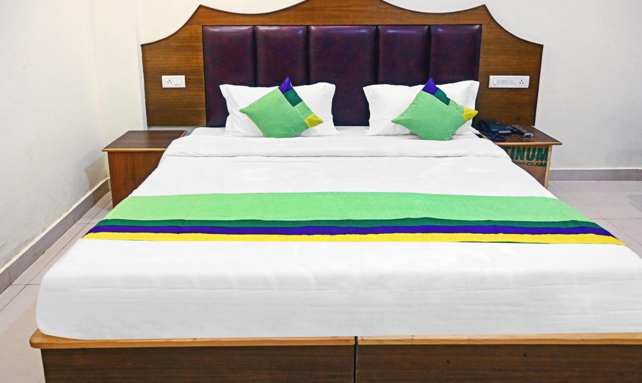Treebo Trend Hotel Dev Mall Road Manāli Buitenkant foto